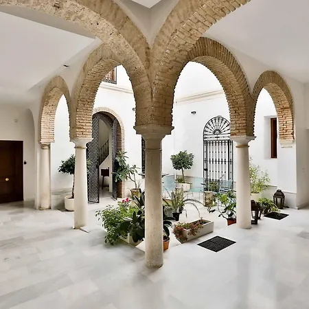 Oyo Leiva Guest house 3*