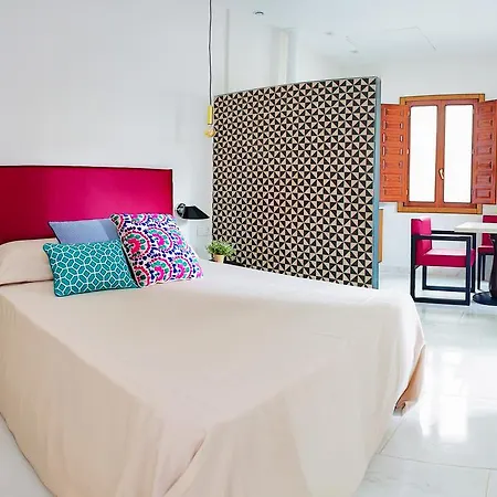 Oyo Leiva Guest house 3*