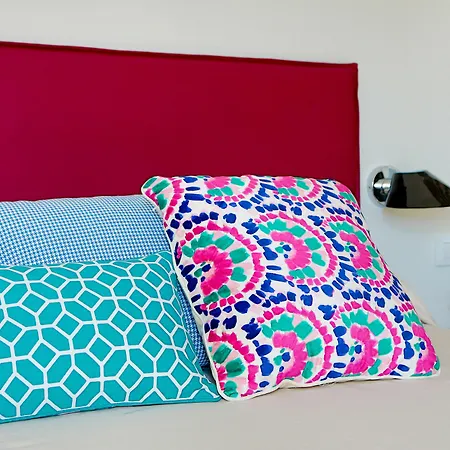 Guest house Oyo Leiva 3*