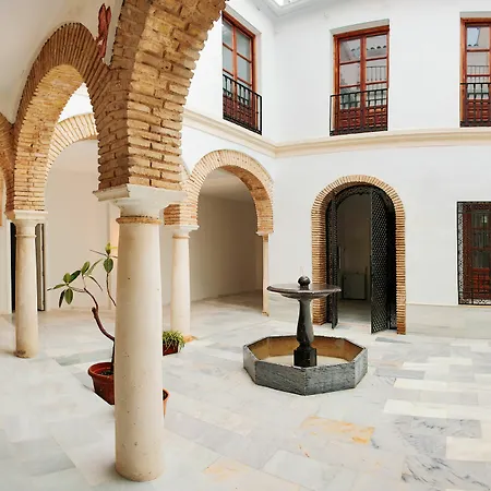 Oyo Leiva Guest house